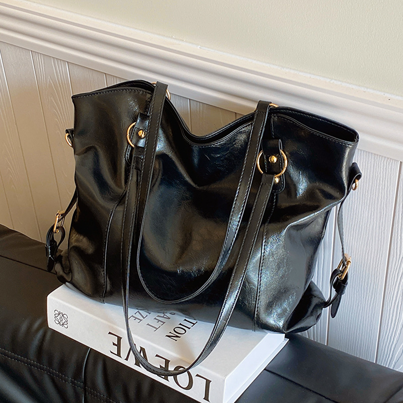 Vintage Women's Shoulder Bag L - Luxury Bags Vintage のレビューと価格