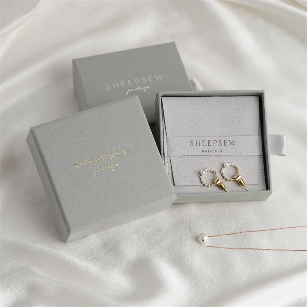 Luxury Microfiber Pouch Magnet - Luxury Bags List のレビューと価格