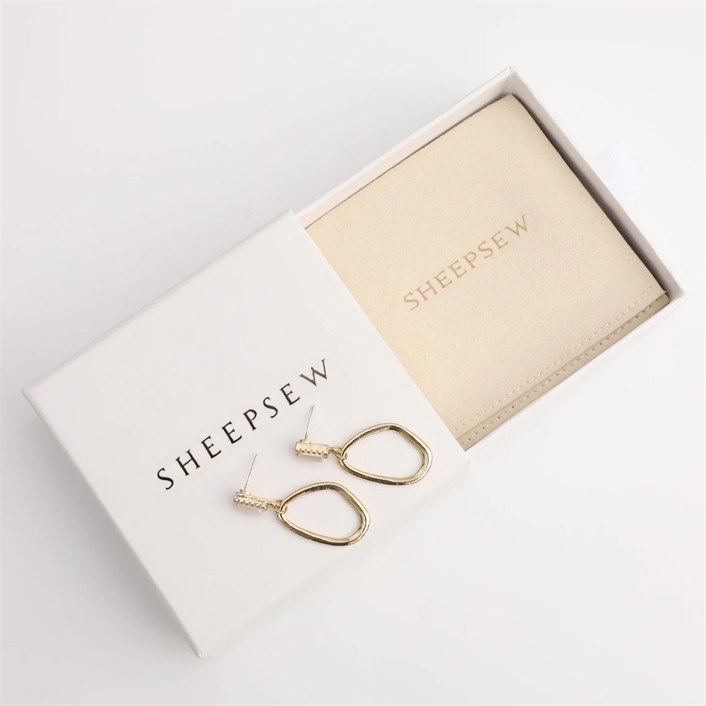 Luxury Microfiber Pouch Magnet - Luxury Bags List のレビューと価格