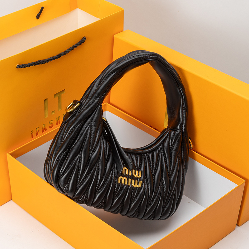 2026 New Wrinkle Wrist Crescen - Luxury Bags Dior のレビューと価格