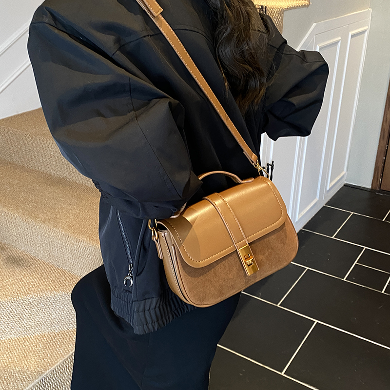 Branded Mini Square Flap Cross - Luxury Bags On Sale のレビューと価格