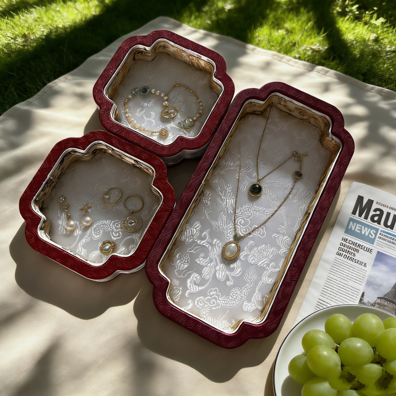 Luxury Court-Style Jewelry Dis - Luxury Bags List のレビューと価格