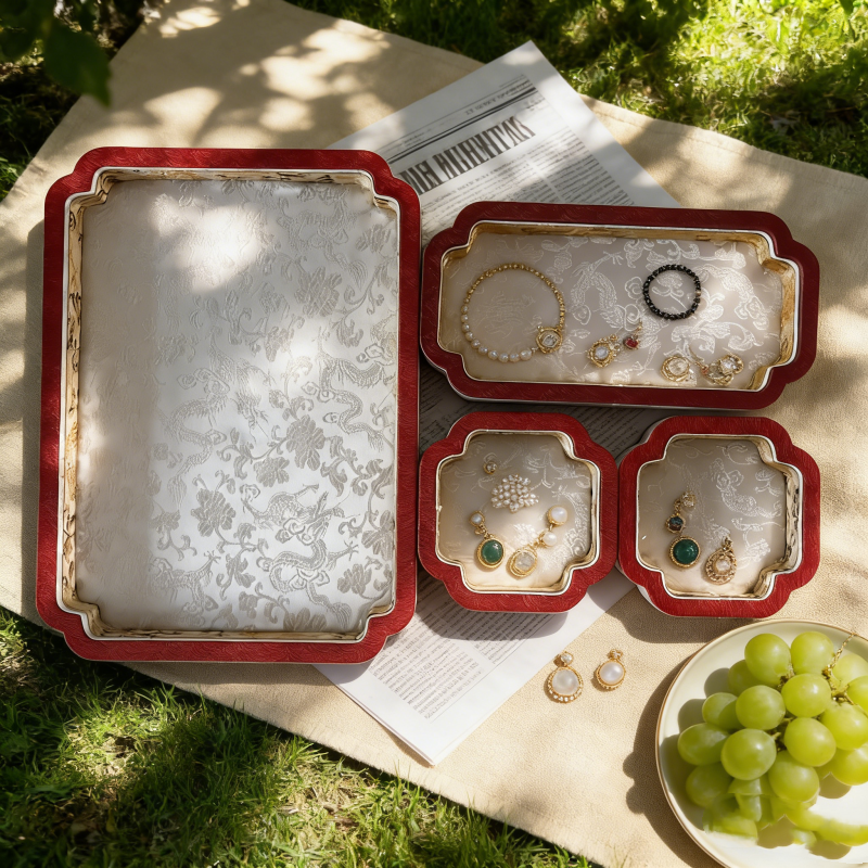 Luxury Court-Style Jewelry Dis - Luxury Bags List のレビューと価格