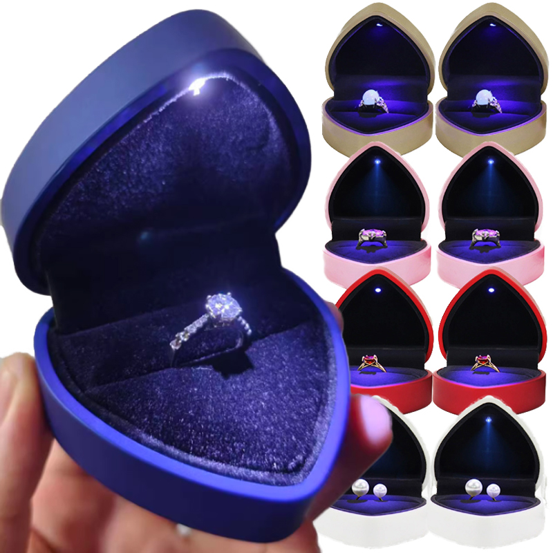 Creative LED Jewelry Ring Box  - Luxury Bags List のレビューと価格