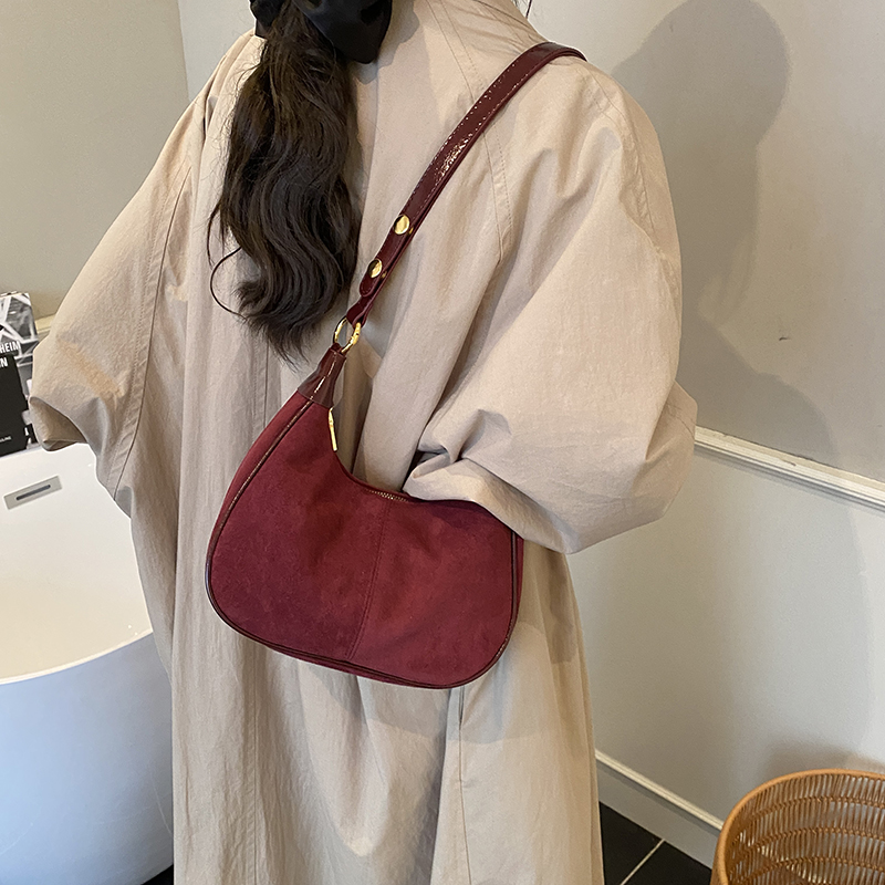 LEFTSIDE Women Small Suede Sho - Luxury Bags On Sale のレビューと価格
