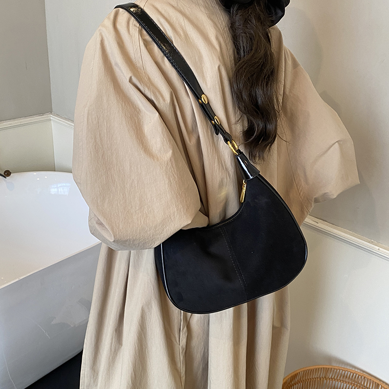 LEFTSIDE Women Small Suede Sho - Luxury Bags On Sale のレビューと価格