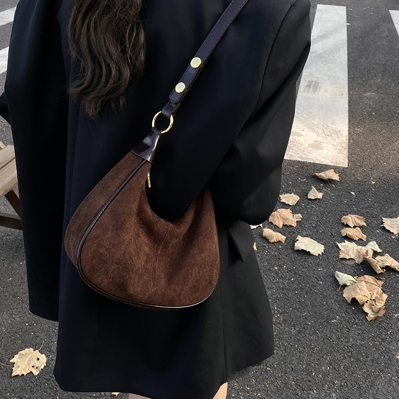 LEFTSIDE Women Small Suede Sho - Luxury Bags On Sale のレビューと価格